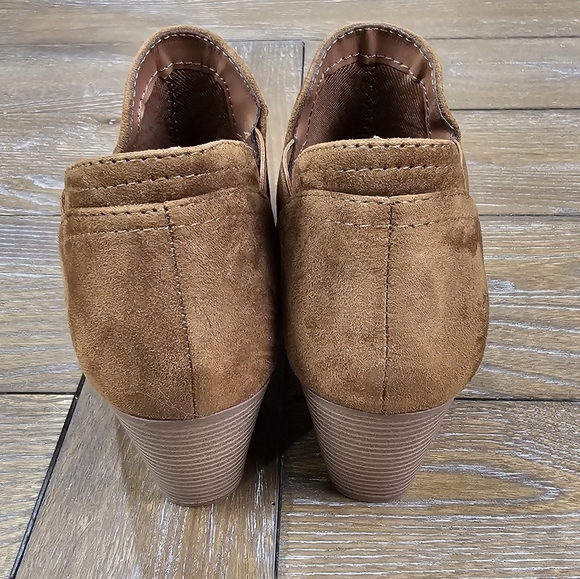 Y-Not? Booties, Size 9 - Picture 4 of 9